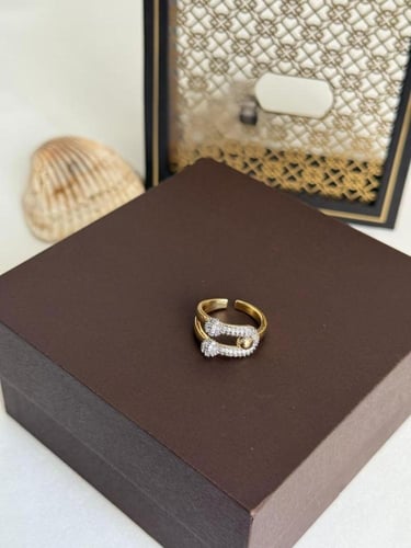 خاتم نسائي مطلي بالذهب بتصميم عصري وفخم – لمسة أنا...