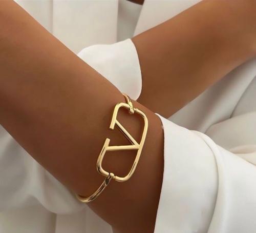 أساور صلب مستوحى من ماركة مطلية ذهب