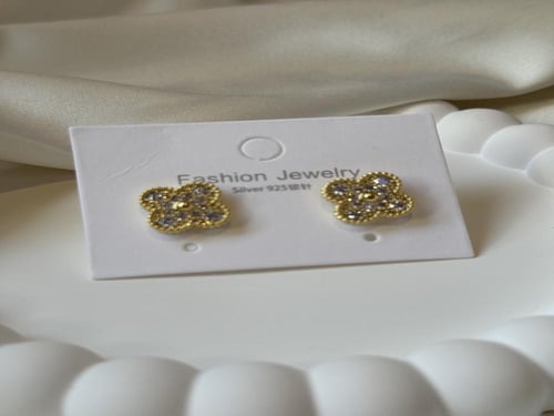 حلق مستوحى من ماركة مطلي