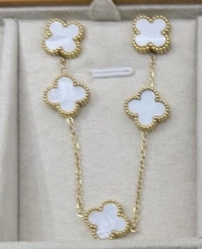 طقم ناعم مستوحى من ماركة فان كليف مكون من سلسال وح...