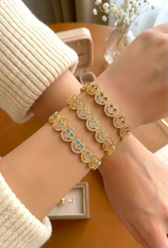 أساور سمايل فاخرة مفتوحة مطلبك ذهب.