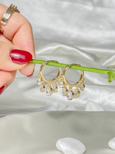 حلق مطلي مزين بالفص الابيض