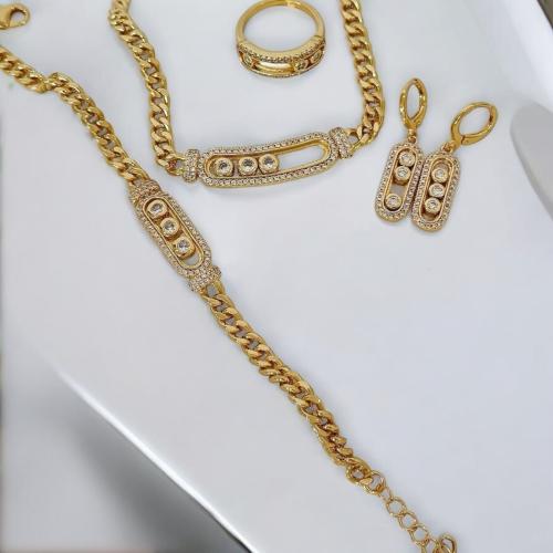 طقم فاخر مستوحى من ماركة عالمية مطلي بماء الذهب بج...