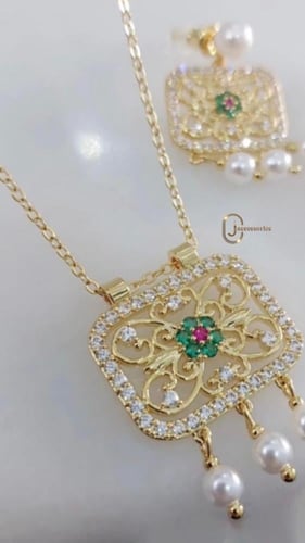 طقم تراثي (سلسال طويل + حلق) ناعم ومطلي ومزين زريك...