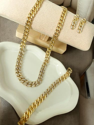 طقم جنزير فاخر مؤلف من ثلاث قطع (سلسال وانسيال وحل...