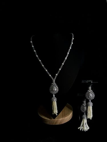 طقم زركون فضي فخم مطلي بالذهب .