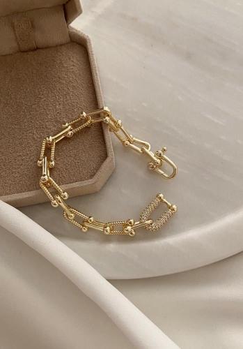 إسوارة بتصميم مستوحى من تيفاني مع قفل مرصع بالزركو...