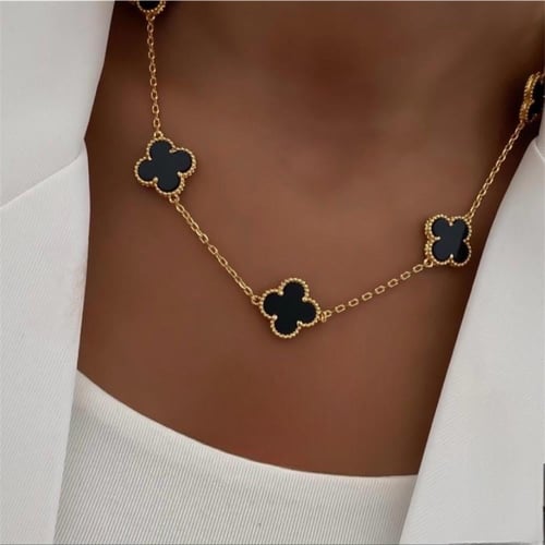 طقم مستوحاه من ماركة مطلي مكون من سلسال وإسوارة