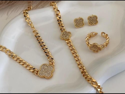 طقم محاكى للذهب مطلي ذهب بجودة عالية ورده صغيره
