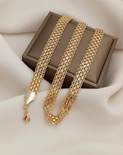 عقد محاكى للذهب