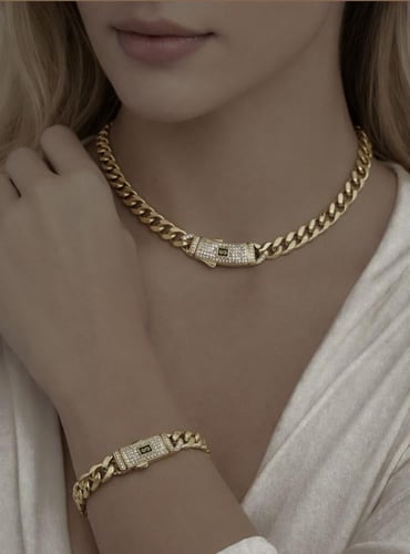 طقم أنيق مستوحى من فخامة موناكو مطلي ذهب عيار ١٨ ب...