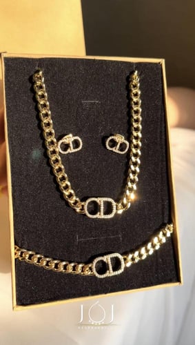 طقم مستوحى من ماركة شانيل وماركة ديور مطلية ذهب جو...