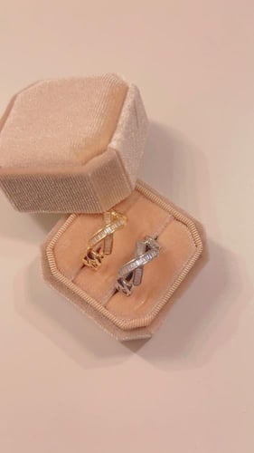 خاتم X مطلي بماء الذهب