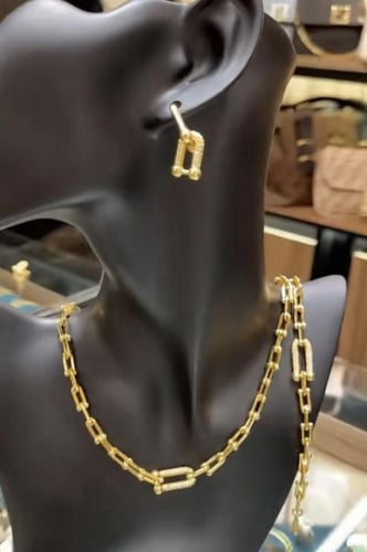 طقم بتصميم مستوحى من تيفاني من ثلاث قطع مطلي بماء...