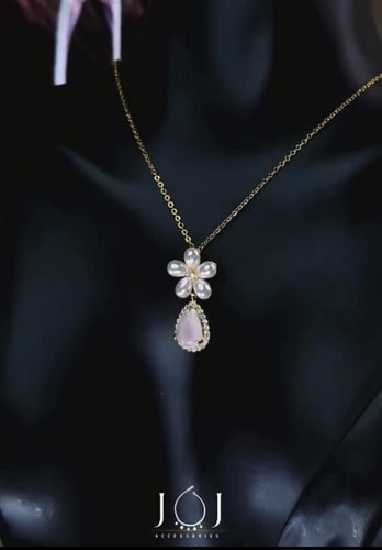 طقم الدمعة اللؤلوية المطلي بالذهب .. موديل JR106