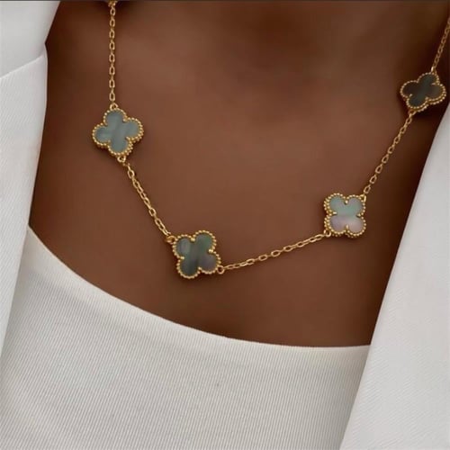 طقم مستوحاه من ماركة مطلي مكون من سلسال وإسوارة