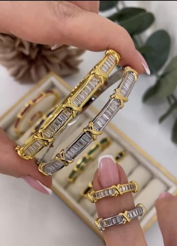 طقم إسوارة مطليه مزينه بحجر الباغيت