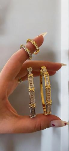 طقم إسوارة مطليه مزينه بحجر الباغيت