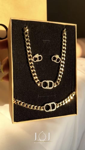 طقم مستوحى من ماركة شانيل وماركة ديور مطلية ذهب جو...