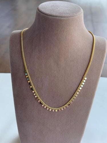 سلسال مطلي ذهب عيار ١٤ ناعم مع تعليقات بشكل دوائر...