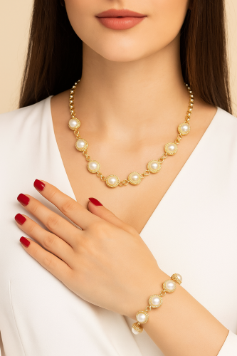 طقم حبات اللؤلؤ المطلي بماء الذهب