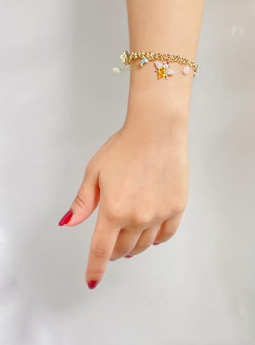 تشيكلية أسوار جنزير مطلي ذهب مزينه بعدد من التعليق...