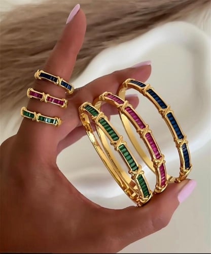 طقم إسوارة مطليه مزينه بحجر الباغيت