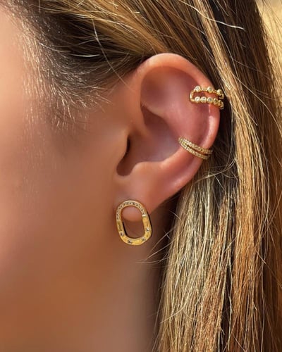 طقم بتصميم مستوحى من تيفاني عبارة عن سلسال ناعم وح...