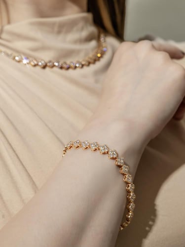 طقم تنس الورود الصغيرة مستوحى من فان كليف – فل زرك...