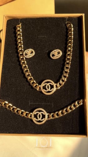 طقم مستوحى من ماركة شانيل وماركة ديور مطلية ذهب جو...