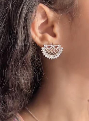 طقم ناعم هندي مكون من قطعتين ( سلسال + حلق ) مزين...