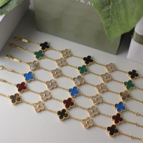 أساور مستوحى من ماركة مطلية ذهب 5 وردات