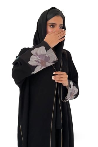 عباية كلوش مطرزة