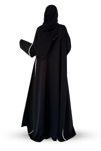 عباية كلوش بتحديد ابيض