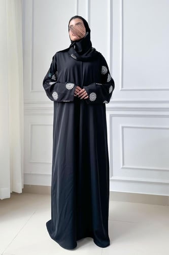 عباية بلاك بيري بتطريز على الكم