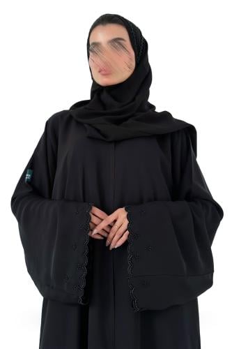 عباية كريب بتطريز يدوي