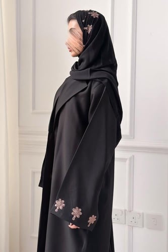 عباية كلوش بتطريز بني