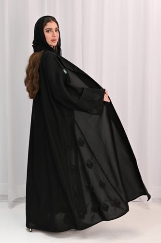 عباية كريب بتطريز يدوي