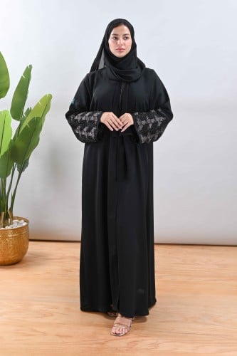 عباية كريب ناعم بتطريز يدوي