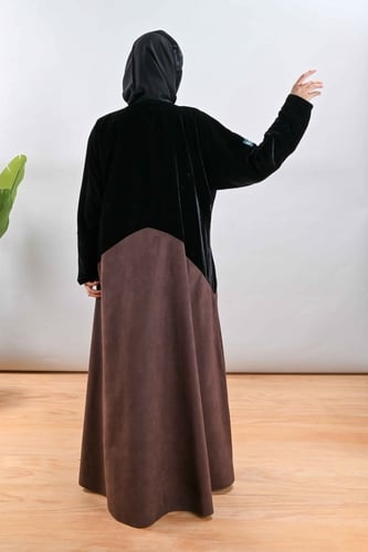 عباية مخمل شتوي بتدخيلة قماش شمواه بني