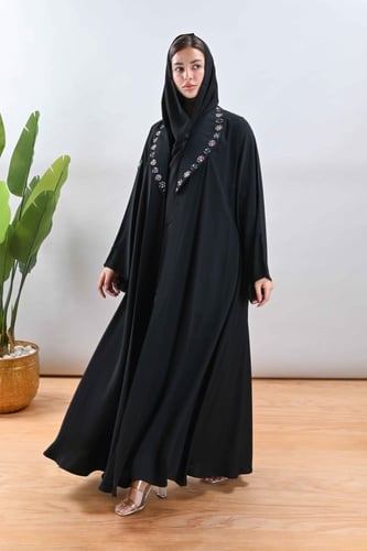 عباية الندى بتطريز يدوي