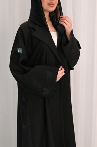 عباية كريب بتطريز يدوي