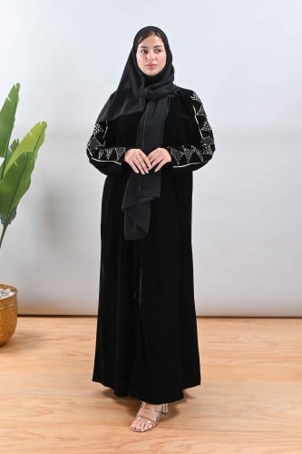 عباية مخمل بتطريز يدوي
