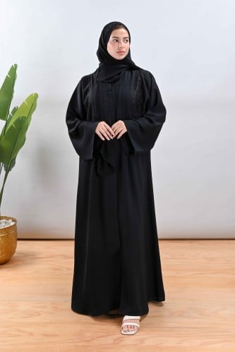 عباية كريب ناعم بتطريز اسود على الجوانب