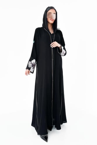 عباية كلوش مطرزة