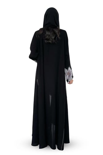 عباية كلوش مطرزة