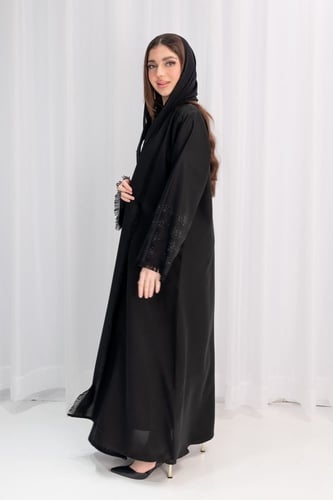 عباية كريب بفصوص على الاكمام