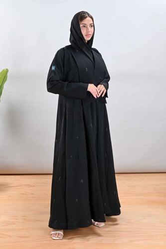 عباية بتطريز منثور اسود