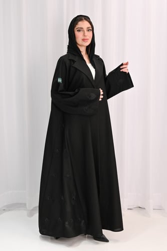 عباية كريب بتطريز يدوي