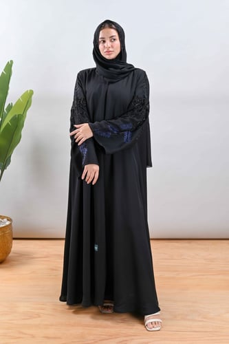 عباية بتطريز يدوي اسود على كحلي